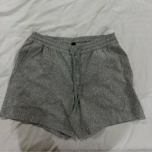 Lululemon Bowline 5 inch shorts